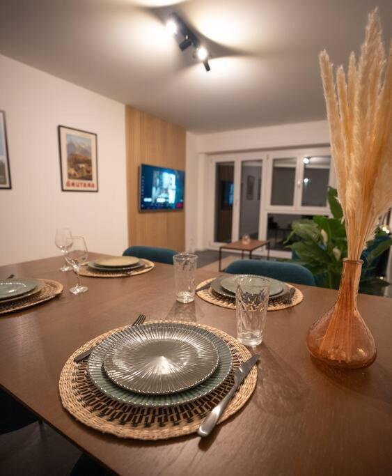 Appartement Spacieux Au Centre De La Gruyere ブロ エクステリア 写真
